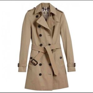 Burberry Heritage Kensington Honey Trench Coat